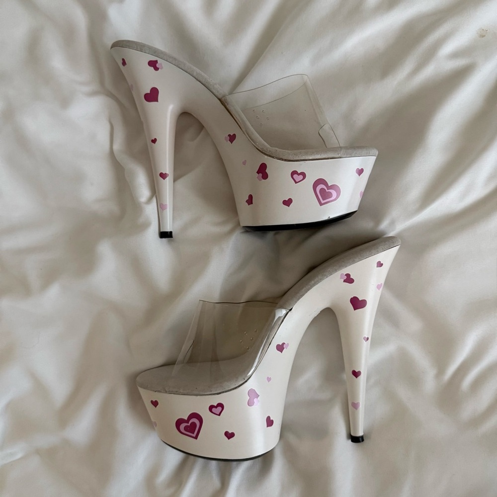 Y2K DEADSTOCK Valentines platform heels